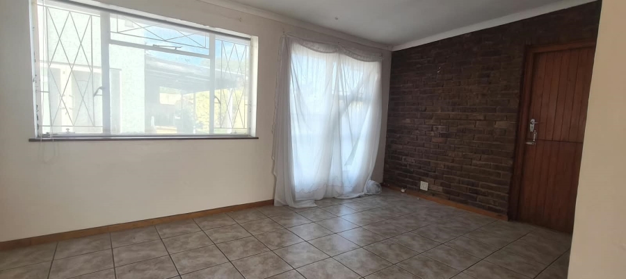 To Let Commercial Property for Rent in Newton Park Eastern Cape